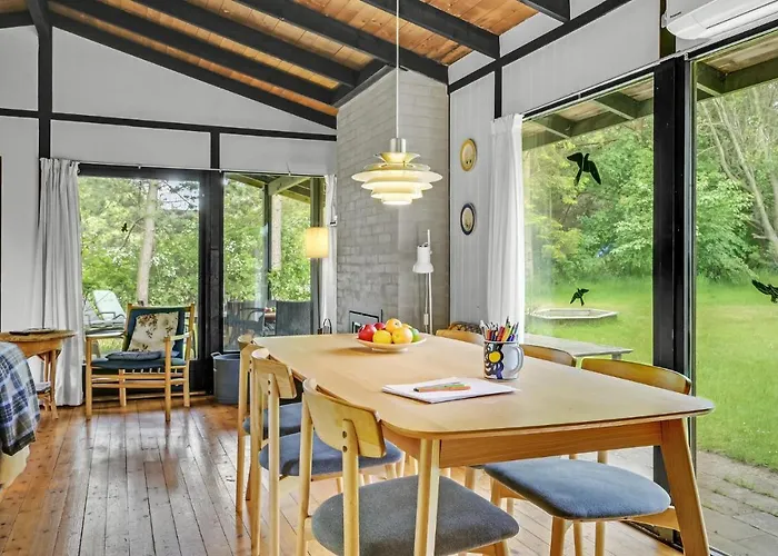 Two-bedroom In Grasted Casa de Férias *